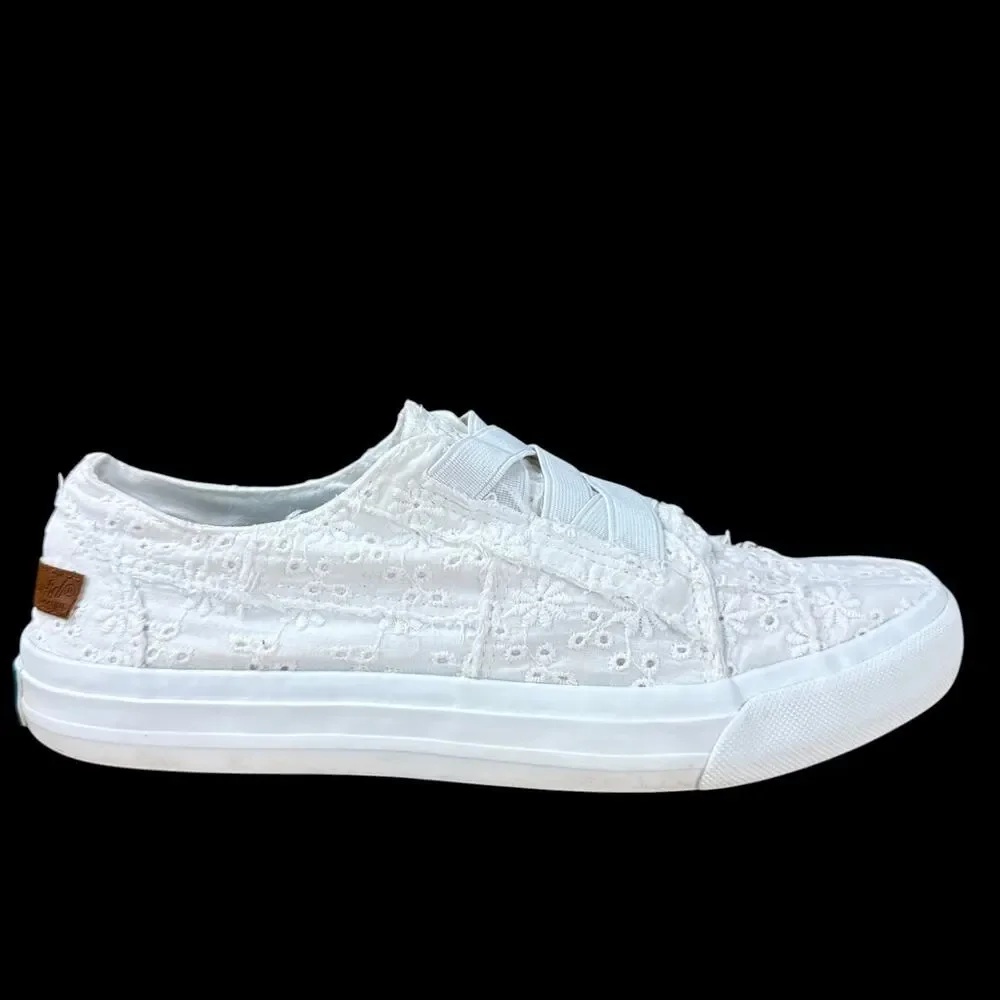 Blowfish Malibu Slip On Sneakers Womens White Eyelet Lace Floral Coquette 8.5